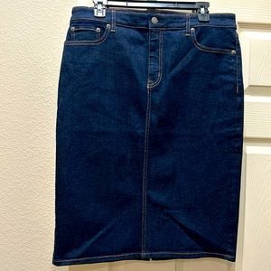 Ralph Lauren women’s size 10 dark denim skirt NWOT